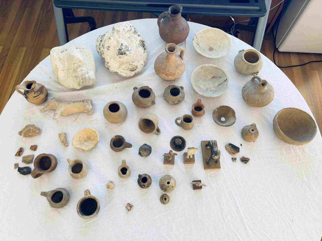 Φρίκη με την υπόθεση 77χρονου αρχαιοκάπηλου – Είχε στην κατοχή του φιάλη με ανθρώπινο έμβρυο