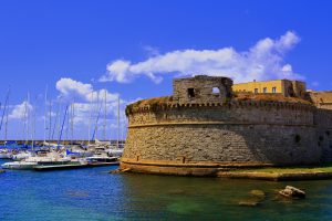 Το “Καστράκι των Ελλήνων” στην Μεγάλη Ελλάδα της Ιταλίας που μιλάνε ελληνικά, vid