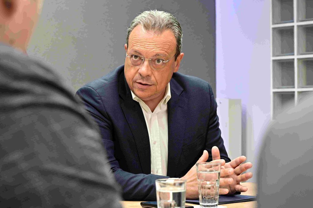 Φάμελλος: «Απαιτείται ισχυρή Πολιτεία που θα αντιμετωπίσει τα καρτέλ – Η κυβέρνηση συνεχίζει τη φοροεπιδρομή της»