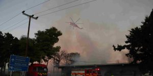 Μενίδι: Καλύτερη η εικόνα της πυρκαγιάς σε υπαίθριο χώρο επιχείρησης