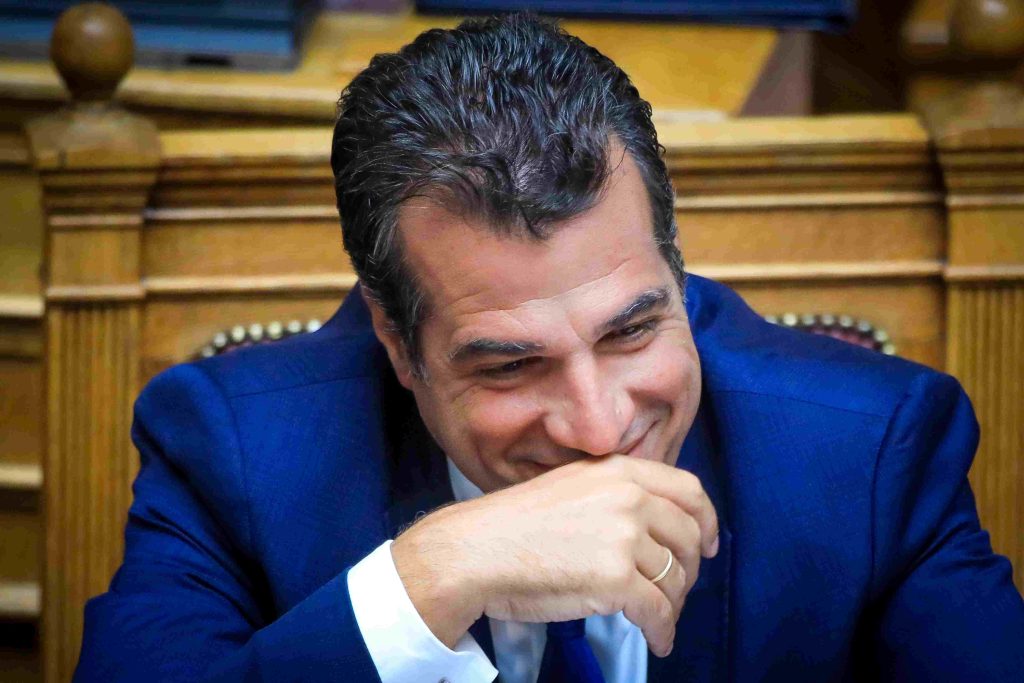 Θ. Πλεύρης: Με το προηγούμενο καθεστώς η εξέταση εκκρεμών αιτήσεων για άδεια παραμονής για “εξαιρετικούς λόγους”
