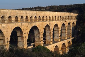 Η “Γέφυρα του Διαβόλου” στην Τοσκάνη: Ιστορία και θρύλοι για την περίτεχνη μεσαιωνική κατασκευή