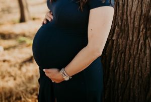 Ασύλληπτο μπέρδεμα σε κλινική γονιμότητας – Λευκό ζευγάρι γέννησε μαύρο μωρό! (Photo)