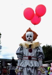 IT: Welcome to Derry: Η τρομακτική επιστροφή του Pennywise! vid