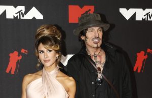 Tommy Lee και Chris Angel μιλάνε Ελληνικά στους θαυμαστές τους – ΒΙΝΤΕΟ