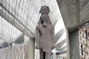 Ανοίγει το Μεγάλο Αιγυπτιακό Μουσείο με 5.000 αντικείμενα του Τουταγχαμών! vid
