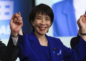 H “Σιδηρά Κυρία” της Ιαπωνίας παίζει ντραμς και εκτονώνεται με Deep Purple, vid