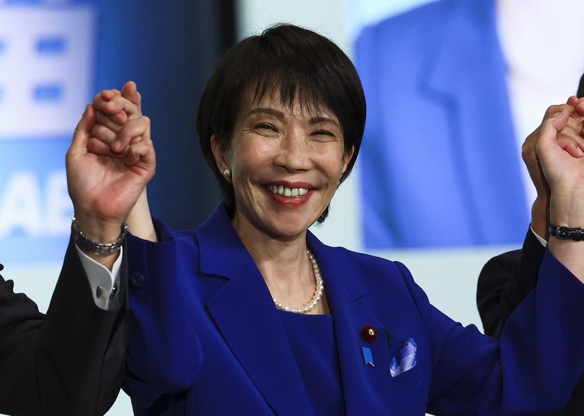 Σαναέ Τακαΐτσι: Η πρώτη γυναίκα πρωθυπουργός της Ιαπωνίας συνεχίζει να είναι ιδιαίτερα δημοφιλής