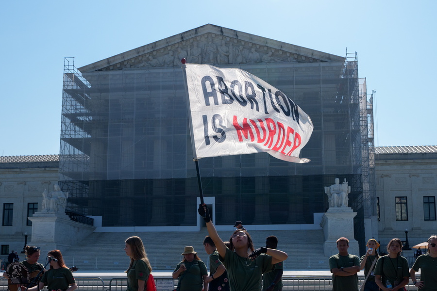 «Ναι» από Ευρωβουλή σε σχέδιο που διευκολύνει τις εκτρώσεις