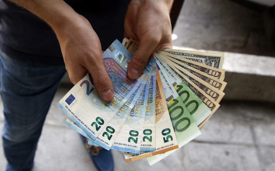 «Υπό κατάρρευση η βιομηχανία»: Βυθίζεται η Ε.Ε. – «Πολλαπλασιάζονται τα λουκέτα στα εργοστάσια»