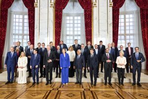 Σύνοδος Κορυφής: Ευρωπαίοι κοροϊδεύουν τον Τραμπ – Το «χαστούκι» του Μακρόν, video