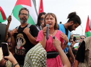 Ισραήλ: Οι ισχυρισμοί της Γκρέτα Τούνμπεργκ περί κακομεταχείρισης είναι «θρασύτατα ψεύδη»
