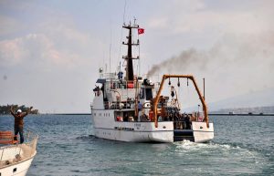 Ανάμεσα σε Σάμο και Χίο πλέει το τουρκικό «Πίρι Ρέις» – Σε ετοιμότητα το ΠΝ