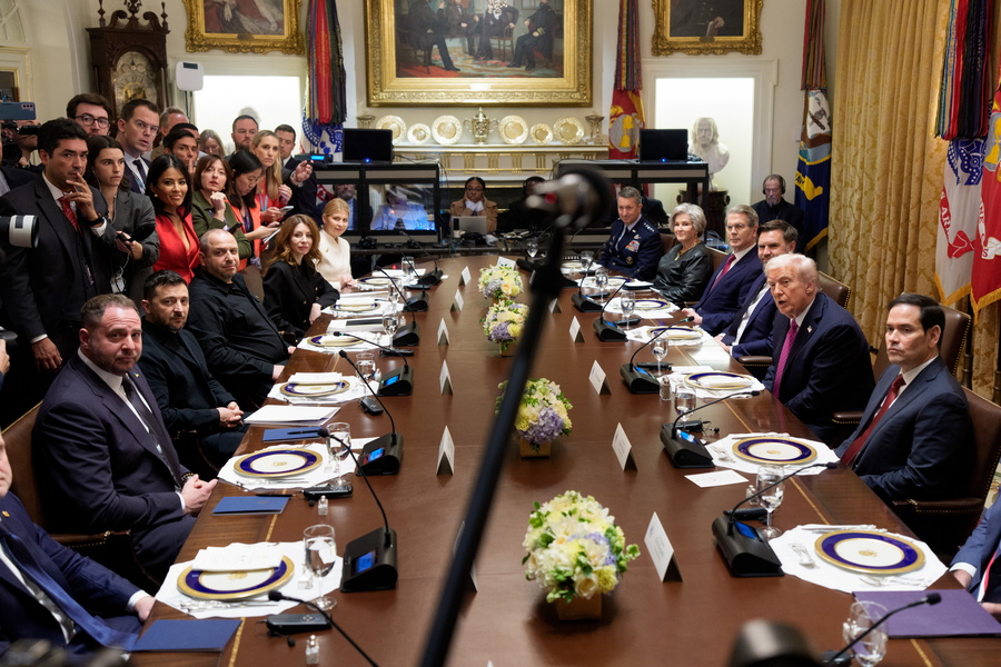 Τραμπ σε Ζελένσκι: «Πήγαινε σε συμφωνία! Τον νικητή θα τον κρίνει η ιστορία» – «Πάγος» στους Tomahawk