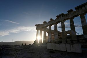 28η Οκτωβρίου: Η έπαρση της σημαίας στην Ακρόπολη και οι 21 κανονιοβολισμοί στον Λυκαβηττό