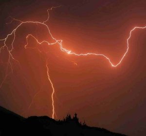 «Red Sprites»: Σπάνιες κόκκινες αστραπές πάνω από τον ουρανό της Νέας Ζηλανδίας (vid, photo)