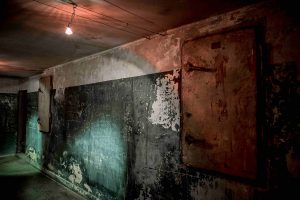 Κοραή 4: Συγκλονιστικές εικόνες από το κολαστήριο της Κομαντατούρ – “Εκεί που η ιστορία μένει «ζωντανή»”