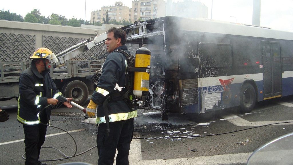 Τραγωδία στην Ινδία: Τουλάχιστον 20 νεκροί στην πυρκαγιά σε λεωφορείο – Δείτε βίντεο