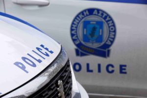 Ελευσίνα: Συνελήφθη ζευγάρι με πάνω από 4 κιλά κοκαΐνη μέσα σε κρύπτη αυτοκινήτου