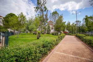 Εργασίες αποκατάστασης στην πλατεία Δικαιοσύνης από τον Δήμο Αθηναίων