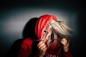 H νέα παγκόσμια τρέλα και στο Λονδίνο: Έφτιαξαν “Scream Club” για να ουρλιάζουν και να αποβάλουν το άγχος, vid