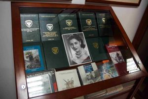 Θεσσαλονίκη: Ανήμερα της 28ης Οκτωβρίου τιμήθηκε η Σοφία Βέμπο στο σημείο που πρωτοτραγούδησε