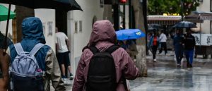 Σε εξέλιξη η κακοκαιρία: Ισχυρές βροχές, καταιγίδες, χαλαζοπτώσεις και χιόνια στα ορεινά