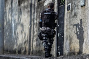 Βραζιλία: Πέμπτος αστυνομικός νεκρός έναν μήνα μετά την πιο πολύνεκρη έφοδο των αρχών σε φαβέλα