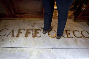 Τέλος εποχής: Κλείνει το Antico Caffè Greco, το ιστορικό καφέ της Ρώμης