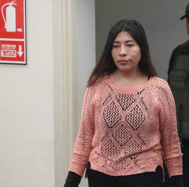 Το Περού αρνείται να επιτρέψει ασφαλή διέλευση στην πρώην πρωθυπουργό Τσάβες