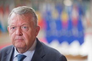 Δανία: Ο υπουργός Εξωτερικών προσκαλεί τους διαδικτυακούς haters του σε κατ’ ιδίαν συνάντηση