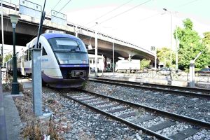 Ακινητοποιήθηκε λόγω τεχνικού προβλήματος αμαξοστοιχία με 95 επιβάτες λίγο μετά τον ΣΣ Σίνδου