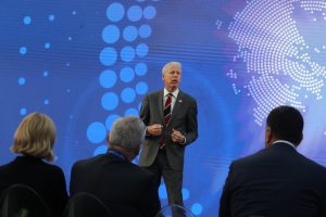 Το «καρφί» Υπουργού του Τραμπ ενώπιον Μητσοτάκη για την καταστροφική πράσινη ενέργεια