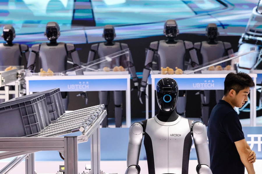 Δυστοπία από την Ανατολή: Η πρώτη μαζική παράδοση ανθρωποειδών ρομπότ είναι γεγονός – Video