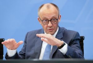 Ενοχλήθηκε ο Μερτς: Ο Όρμπαν πήγε στη Μόσχα χωρίς εντολή της Ε.Ε.