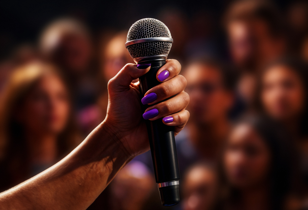 «Κωμικός» λέει πως θα καλούσε τον ουκρανικό στρατό να σκοτώσει Ρώσους συγγενείς της! Video