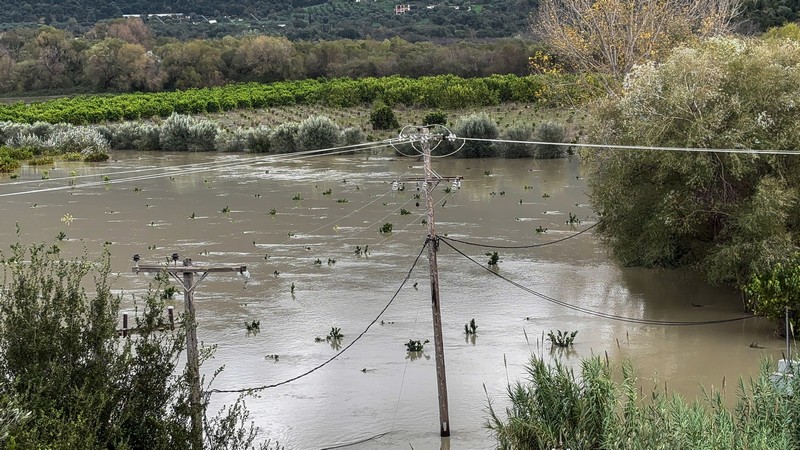 Μηνύματα 112 και σοβαρά προβλήματα από την κακοκαιρία σε Ιωάννινα και Άρτα