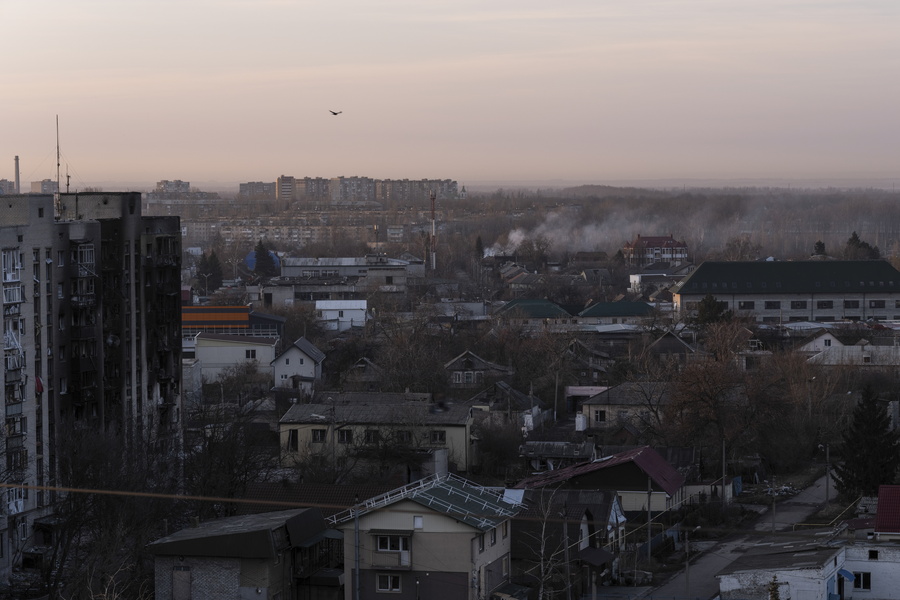 Οι Ρώσοι ξεπροβάλλουν μέσα από την ομίχλη! Τον γύρο του κόσμου κάνει ΒΙΝΤΕΟ από το Ποκρόφσκ