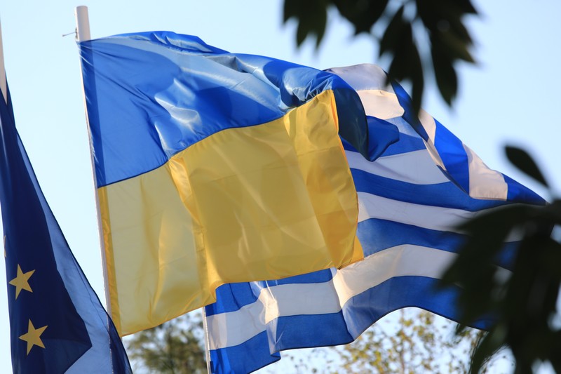 Ξαφνική…αφωνία για την επίθεση σε ελληνικό πλοίο στη Μαύρη Θάλασσα – Ποιούς «δείχνουν» οι δηλώσεις Κικίλια