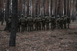 Βίαιη επιστράτευση στην Ουκρανία: Τους μαζεύουν από παντού, vid