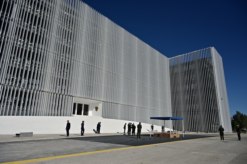 Διαψεύδουν πηγές του ΥΠΕΘΑ την δήθεν «πώληση του κτιρίου του Πολεμικού Ναυτικού στην Πλατεία Κλαυθμώνος»