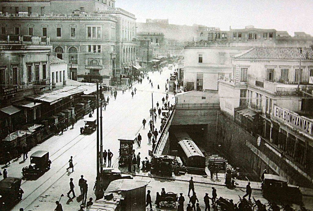 Γιατί οι Αθηναίοι μετακόμιζαν ομαδικά κάθε 1η Σεπτεμβρίου τον 19ο αι. – “Τα λιγοστά σπίτια για τους πολλούς νοματαίους”