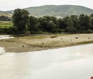 Έριχνε υγρά βιομηχανικά απόβλητα σε προστατευμένη ζώνη κοντά στον Αξιό
