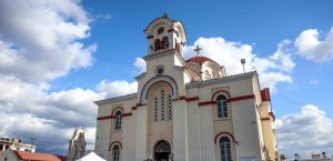 Ηράκλειο: Σε κλίμα οδύνης, το τελευταίο αντίο στον 19χρονο στρατιώτη που τραυματίστηκε θανάσιμα στη Ρόδο