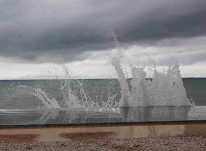 Νέο έκτακτο δελτίο ΕΜΥ: Επιμένουν οι καταιγίδες σε Αιτωλοακαρνανία, Ήπειρο και Ιόνιο