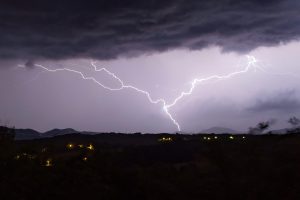 Νέο έκτακτο δελτίο: Κορυφώνεται η κακοκαιρία Adel – Πού αναμένονται ισχυρές καταιγίδες και χαλάζι