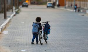 Η φτώχεια “χτυπάει την πόρτα” της Ευρώπης: Επιδεινώθηκε η κατάσταση για τα παιδιά στη Γερμανία