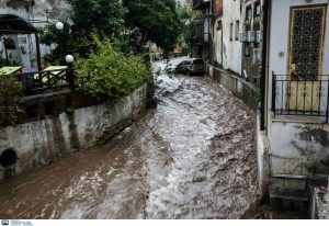 Κακοκαιρία στη Μυτιλήνη: Μεγάλες καταστροφές και απεγκλωβισμοί πολιτών σε Καλλονή και Σκάλα