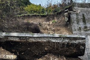 Ήπειρος: Μήνυμα του 112 σε κατοίκους για έντονα καιρικά και κατολισθητικά φαινόμενα