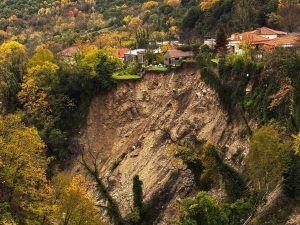 Τραγωδία στα Τζουμέρκα: Νεκρός ανασύρθηκε 55χρονος άνδρας από γκρεμό στο χωριό Άγναντα